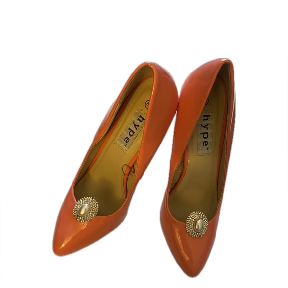 Oval Crystal Pearl Clip-on Earrings - Picture 4 of 4